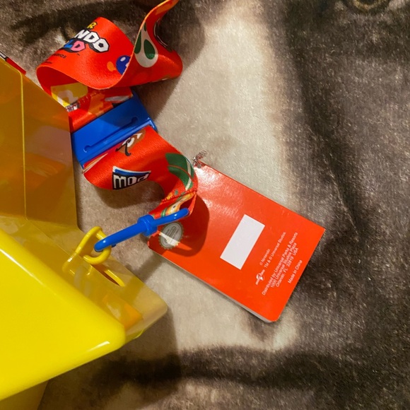 NWT Super Nintendo World Universal Studios Souvenir *Super Star* Popcorn Bucket - Picture 5 of 7